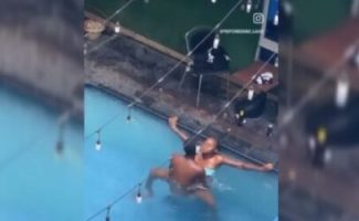 Horny Ghana couple banging hard in Swimming Pool